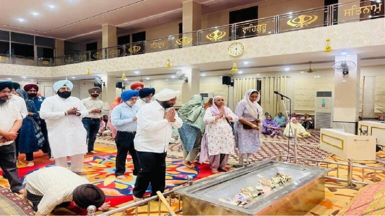 MLA Kulwant Singh Attends Kirtan Darbar at Gurdwara Sahib Sector 71 Following Municipal Election Victory