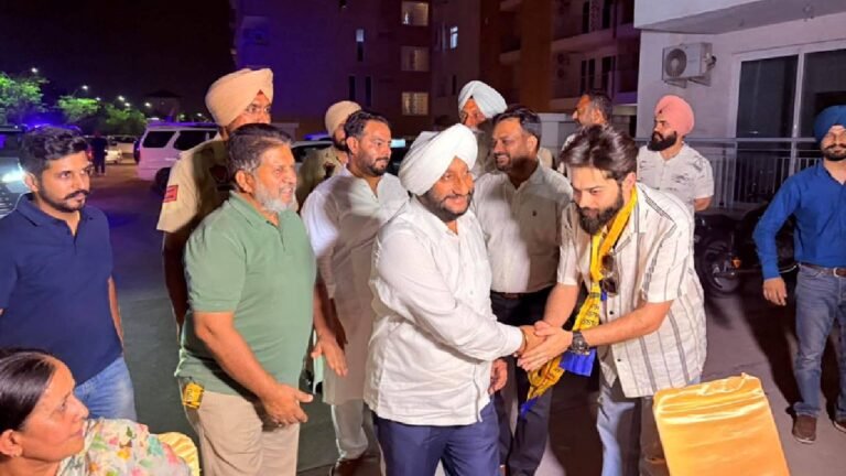 MLA Kulwant Singh Campaigns at Wave Estate for Ward 41 Candidate Kritika Sharma
