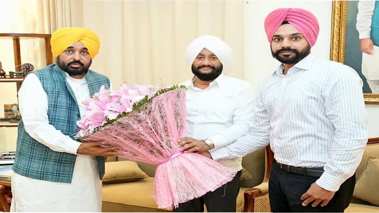 MLA Kulwant Singh meeting Chief Minister Bhagwant Mann to discuss Mohali development, infrastructure projects, and public welfare initiatives.