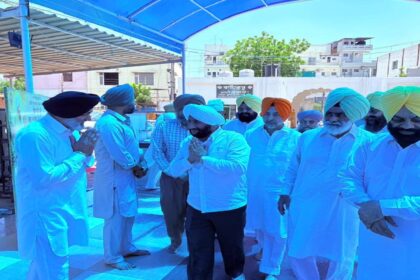 MLA Kulwant Singh attending a thanksgiving Path Sahib ceremony at Gurdwara Singh Shaheedan and congratulating Naseeb Singh Sandhu on his Ward 24 victory
