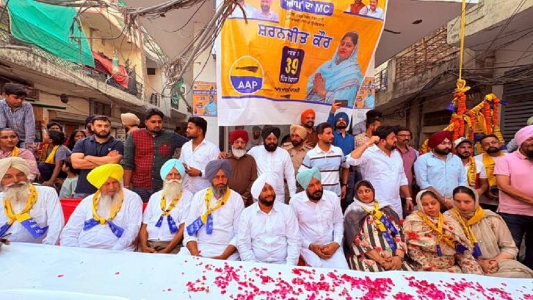 MLA Kulwant Singh Campaigns in Ward 39, Engages with Residents on Development and Civic Services
