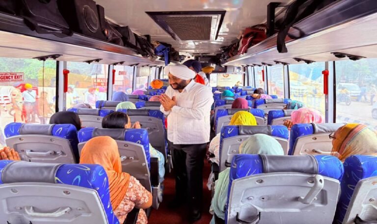 Senior Citizens Depart from Jujhar Nagar Under Chief Minister Tirath Yatra Scheme