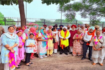 MLA Kulwant Singh sees off senior citizens from Sector 69, Mohali, under the Chief Minister Tirath Yatra Scheme