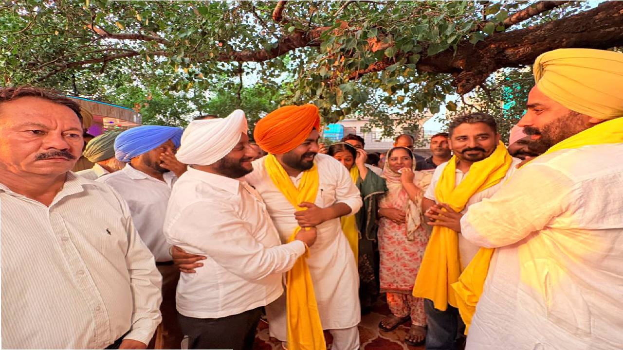 MLA Kulwant Singh interacting with residents during a community meeting in Daun Ramgarh village, SAS Nagar Mohali, discussing development projects and public welfare initiatives.