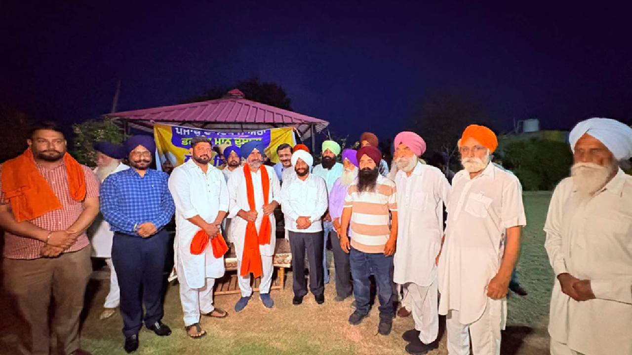 MLA Kulwant Singh interacting with residents of Gidarpur village in SAS Nagar Mohali during a public outreach programme highlighting Punjab Government development works and public welfare initiatives