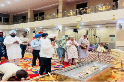 MLA Kulwant Singh attending a Kirtan Darbar at Gurdwara Sahib Sector 71 Mohali and congratulating S. Bachchan Singh Boparai on his Municipal Corporation election victory