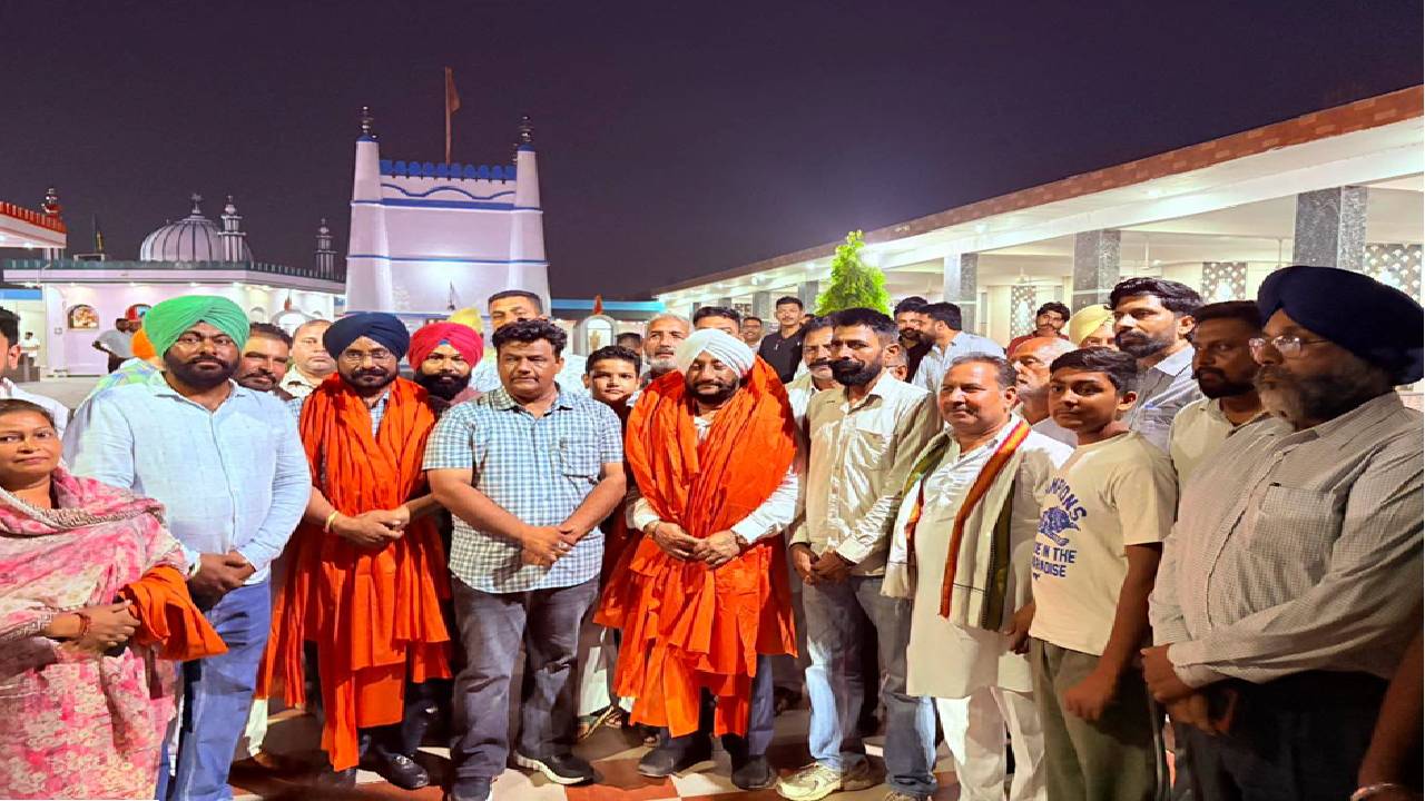 MLA Kulwant Singh interacting with villagers during a Lok Milni programme in Tardauli Hussainpur, SAS Nagar Mohali, discussing development projects and public welfare initiatives.