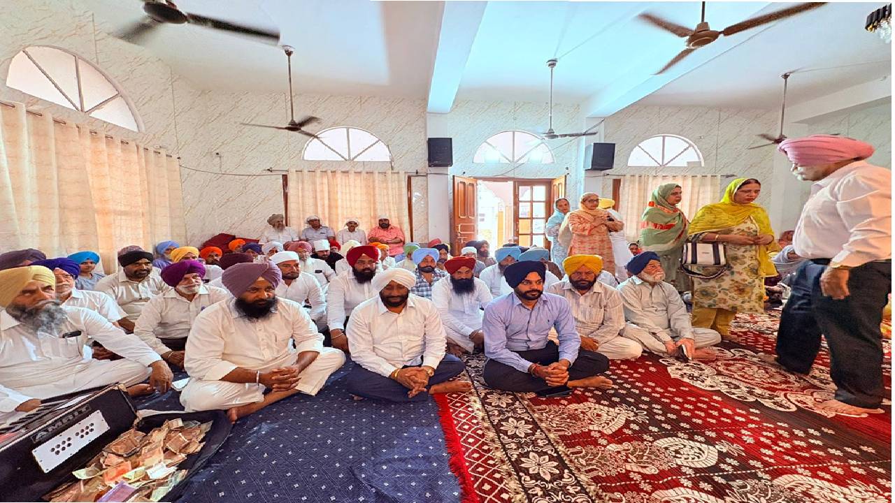 MLA Kulwant Singh attending a thanksgiving Path ceremony at Gurdwara Sahib with newly elected Ward No. 47 Councillor Bibi Parminder Kaur and her family in Mohali