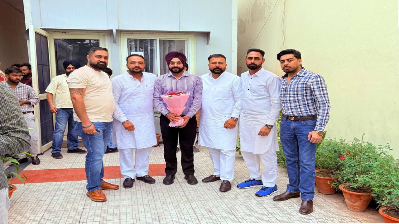 Sarpanch Aman from Samana Kalan meets Mayor Sarabjeet Singh Samana at his office to congratulate him on being elected Mayor of Mohali