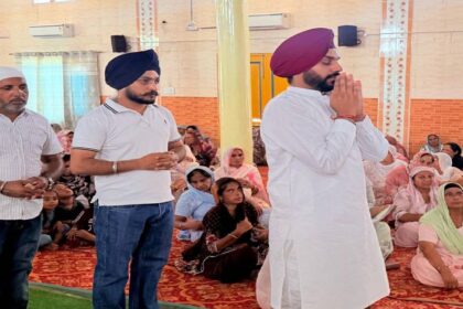 Mayor Sarabjeet Singh Samana attends the Antim Ardas of late Harbans Kaur Ji at Gurdwara Nanaksar Sahib in Raipur Kalan, Mohali, and offers condolences to the family.