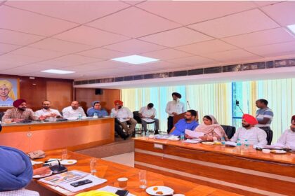 Mayor Sarabjeet Singh Samana chairs a meeting with Municipal Corporation councillors to discuss ward development and civic issues in SAS Nagar Mohali.