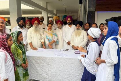 Mayor Sarabjeet Singh Samana participates in the Gurbani, poetry, speech, and turban competition at Gurdwara Sri Kalgidhar Singh Sabha in Mohali.