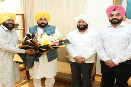 Mayor Sarabjeet Singh Samana meeting Punjab Chief Minister Bhagwant Mann to discuss development projects and civic infrastructure in Mohali