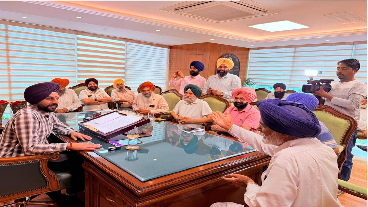 Mayor Sarabjeet Singh Samana meeting respected community members and prominent residents at his office in SAS Nagar Mohali