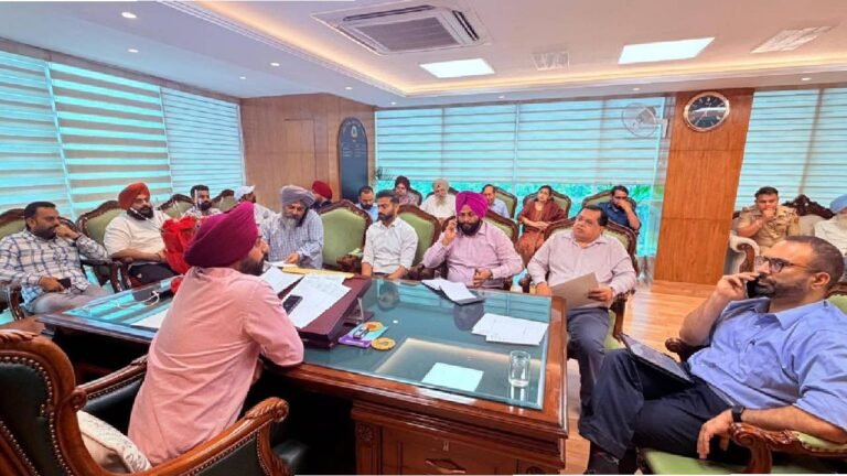 Mayor Sarabjeet Singh Samana Meets Well-Wishers and Residents, Assures Prompt Resolution of Public Issues in Mohali
