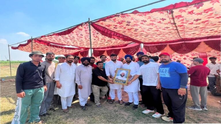 Mayor Sarabjeet Singh Samana Encourages Young Cricketers at Village Nagari Tournament in Mohali