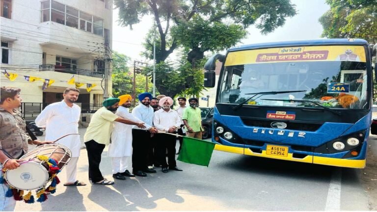 Mayor Sarabjeet Singh Samana Flags Off Chief Minister’s Pilgrimage Bus from Sector 70, Mohali