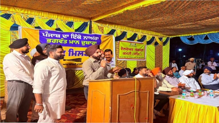 Mayor Sarabjeet Singh Samana Participates in Public Dialogue Programme at Phase 6, Mohali
