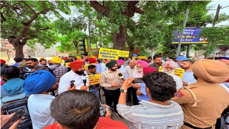 Mayor Sarabjeet Singh Samana Participates in Protest Against Alleged Misuse of Religious Sentiments in Mohali