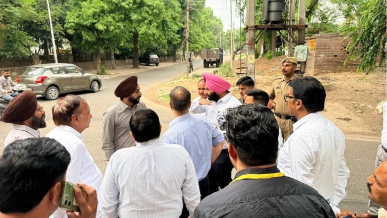Mayor Sarabjeet Singh Samana Reviews Sanitation and Drainage Arrangements Across Mohali