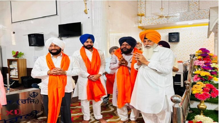 Mayor Sarabjeet Singh Samana Attends Sri Sukhmani Sahib Path at Gurdwara Singh Sabha, Phase 11, Mohali