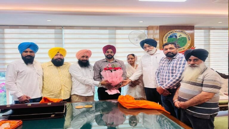 Mayor Sarabjeet Singh Samana Thanks Well-Wishers for Their Warm Wishes at Mohali Office
