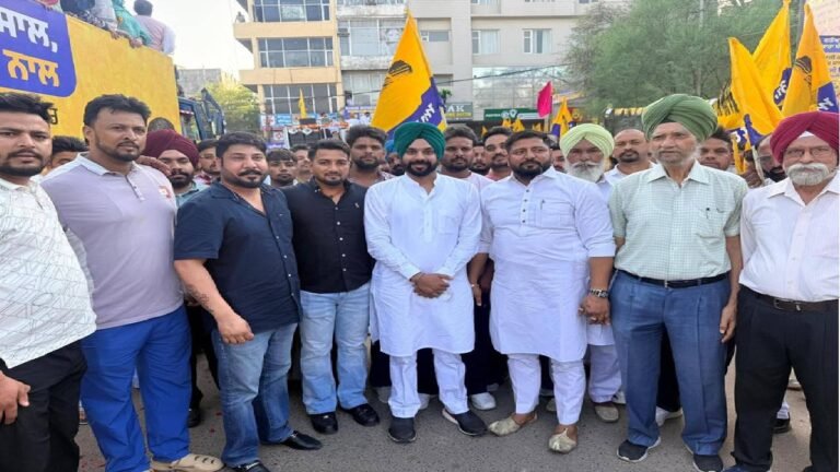 Mayor Sarabjeet Singh Samana Thanks Mohali Residents for Their Warm Support During Thanksgiving Road Show