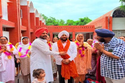 Senior pilgrims depart from Sector 70 Mohali under the Chief Minister Tirath Yatra Scheme.