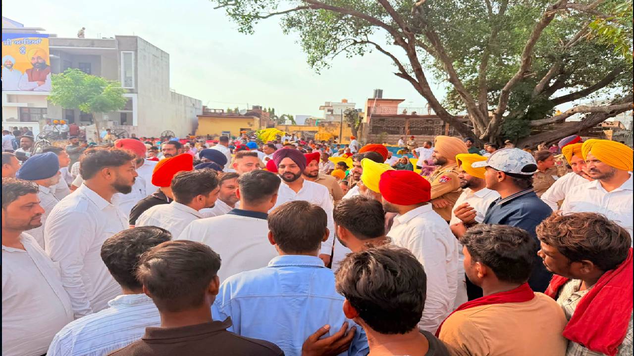 Punjab Chief Minister Bhagwant Mann interacts with villagers during the Lok Milni programme at Barmajra in Mohali.
