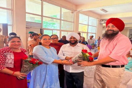 MLA Kulwant Singh and MP Malwinder Singh Kang welcome the Khedan Watan Punjab Diyan Season 4 torch in Mohali.