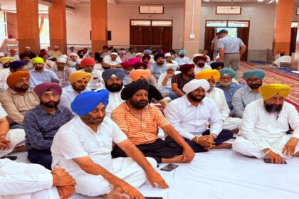 MLA Kulwant Singh attends the Antim Ardas ceremony of Sardarni Kulwant Kaur Ji at Gurdwara Sachkhand Sahib in Phase 3B1 Mohali.