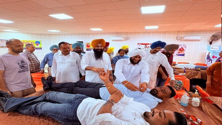Kulwant Singh Encourages Blood Donors at Sector 69 Mohali Blood Donation Camp