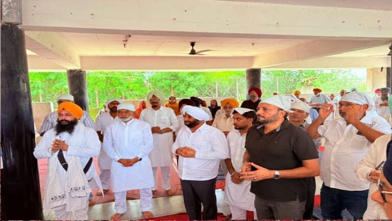 Kulwant Singh Pays Last Respects to Dharampal Upashak Ji