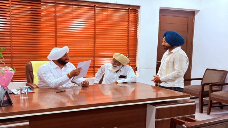 MLA Kulwant Singh Meets Mohali Residents, Assures Early Resolution of Public Issues