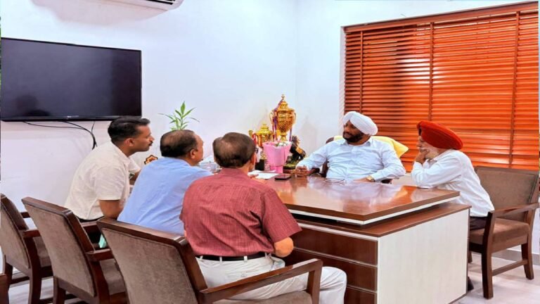 MLA Kulwant Singh Meets Mohali Residents, Assures Early Resolution of Public Issues