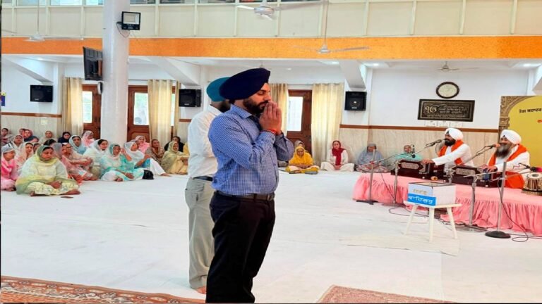 Mayor Sarabjeet Singh Samana Pays Tribute to Late Sardarni Swaran Kaur Ji at Antim Ardas in Mohali