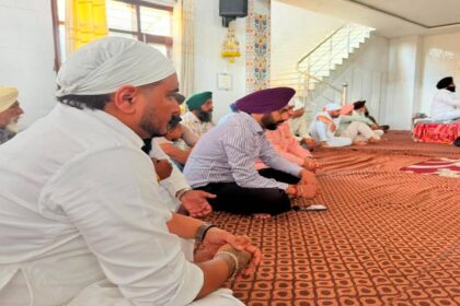Mayor Sarabjeet Singh Samana attends the Antim Ardas of late Sardar Sohan Singh Ji at Gurdwara Sahib Patti Kamboj and offers condolences to the family.