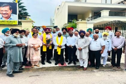 Mayor Sarabjeet Singh Samana receives a congratulatory visit from PUDA employees at his office in SAS Nagar Mohali