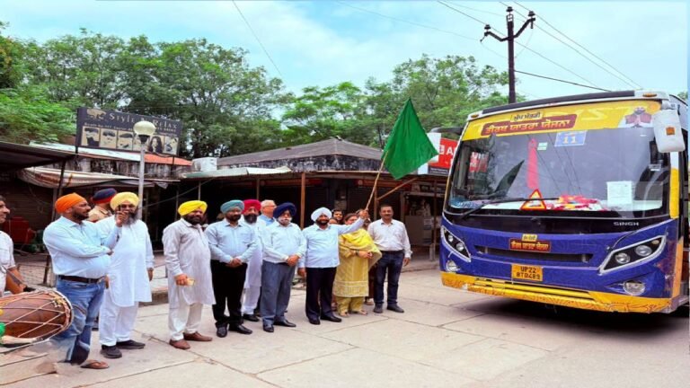 Senior Pilgrims Depart from Sector 66 Mohali Under Chief Minister Tirath Yatra Scheme