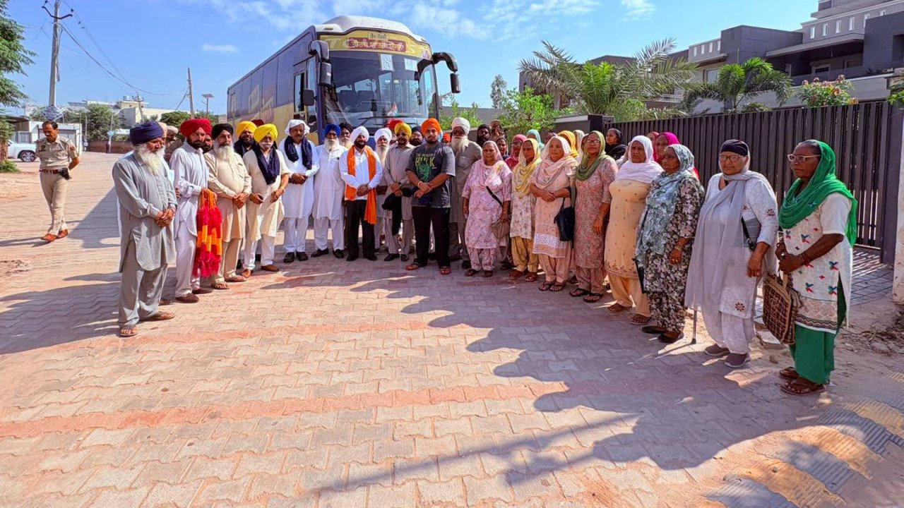 Chief Minister's pilgrimage scheme bus carrying elderly pilgrims from Daidi village in Mohali