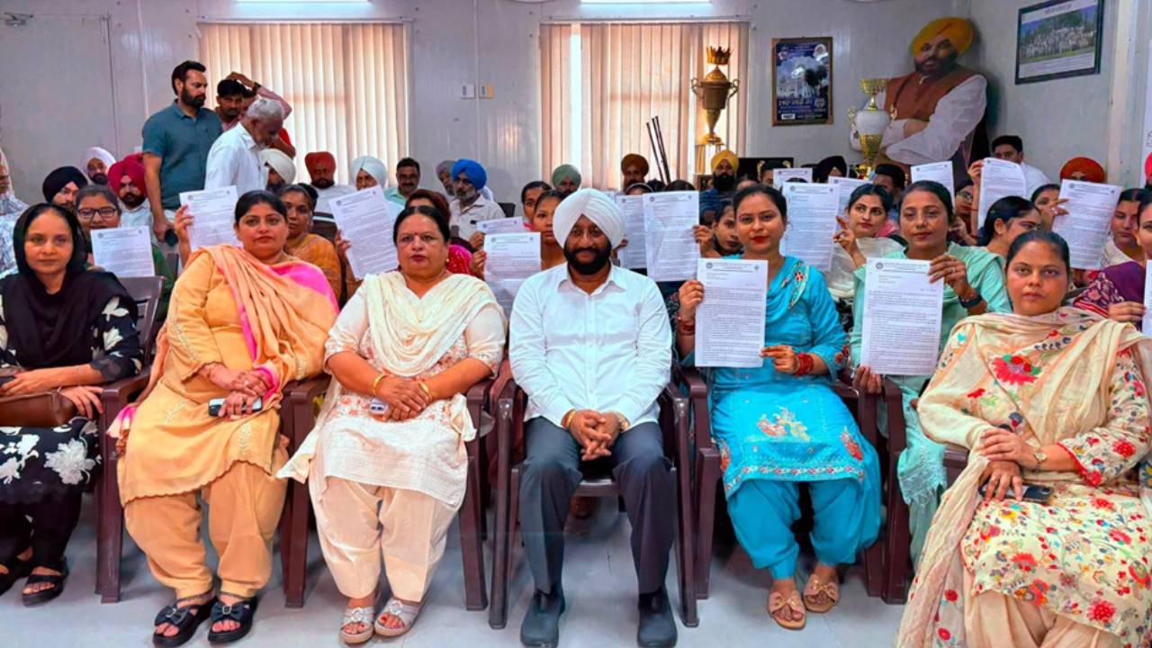 MLA Kulwant Singh hands over appointment letters to Anganwari Helpers from different areas of Mohali constituency