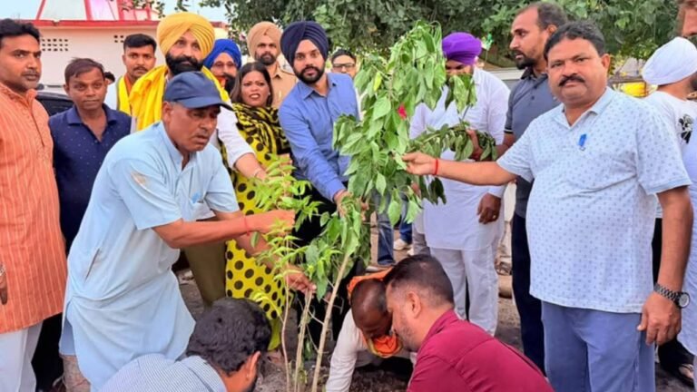 Mayor Sarabjeet Singh Samana Attends Religious Programme in Balongi, Participates in Plantation Drive