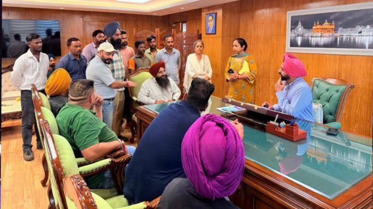 Mayor Sarabjeet Singh Samana Meets Residents from Different Areas of Mohali, Assures Prompt Resolution of Issues