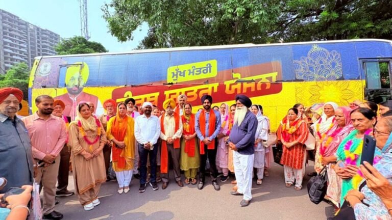 Mayor Sarabjeet Singh Samana Flags Off Pilgrimage Bus from Mohali Under Chief Minister’s Pilgrimage Scheme