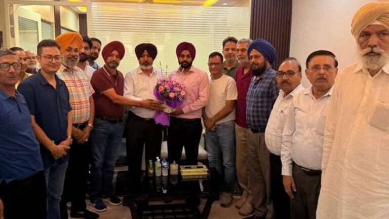 Mayor Sarabjeet Singh Samana Meets Sector-80 Residents, Assures Prompt Resolution of Issues