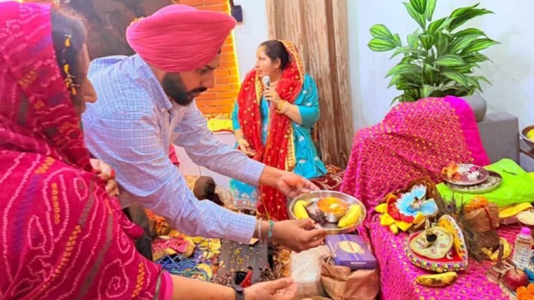 Mayor Sarabjeet Singh Samana attending a religious programme in Sector-94 Mohali and seeking Lord Krishna’s blessings