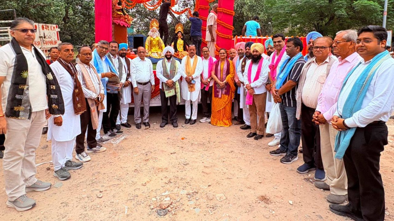Maharaj Agarsen birth anniversary Shobha Yatra with Agarwal community