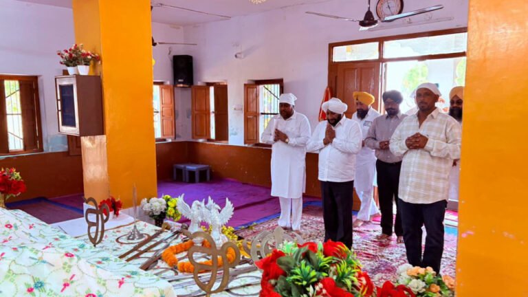 Mahendra Kaur condolence visit by Kulwant Singh in Saidpur Mohali