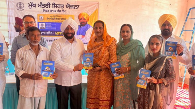Health insurance cards distributed in Blongi and Daun