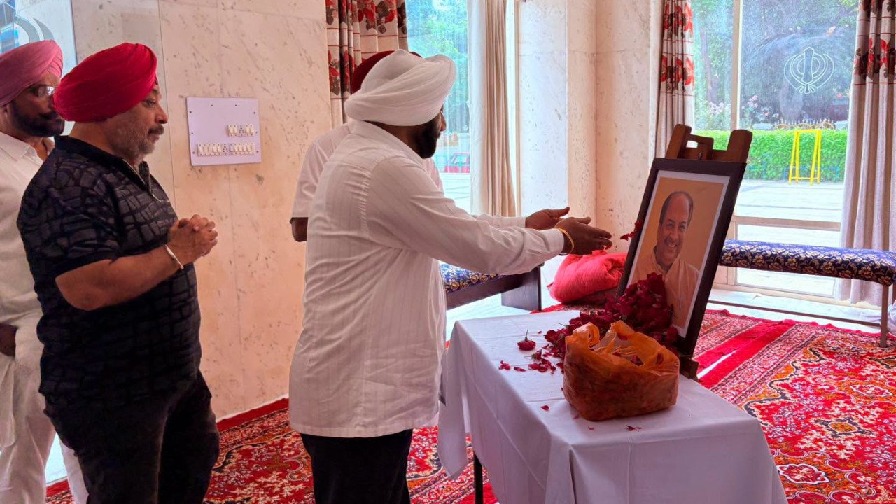 Suresh Bajaj last prayer ceremony at Sacha Dhanu Phase-3B1